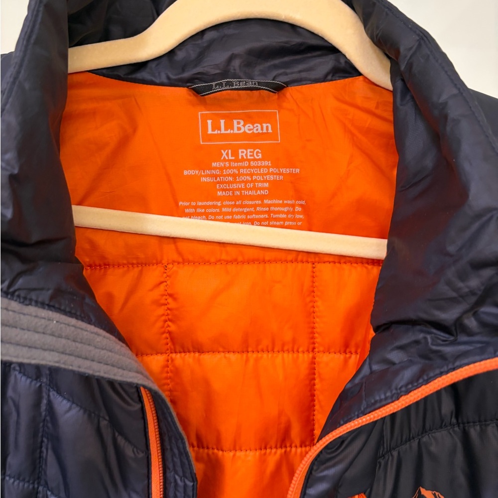 L.L. Bean Men's Men's PrimaLoft Packaway Jacket Navy and Orange - Picture 3 of 4